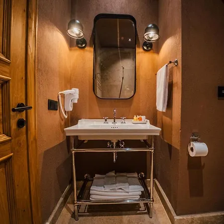 The Remote Szálloda 5*