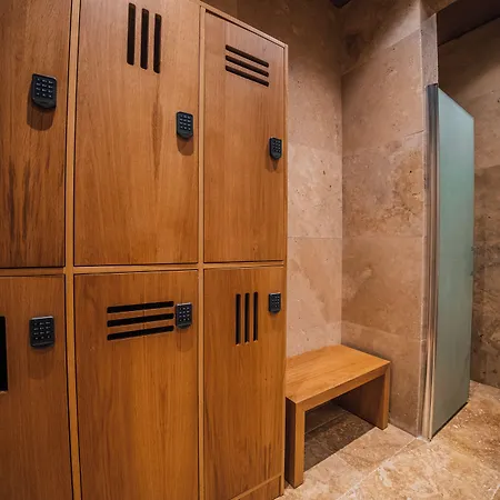 The Remote Szálloda 5*